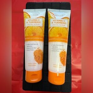 S K I N 2.0   Vitamin C & Turmeric Facial Scrub